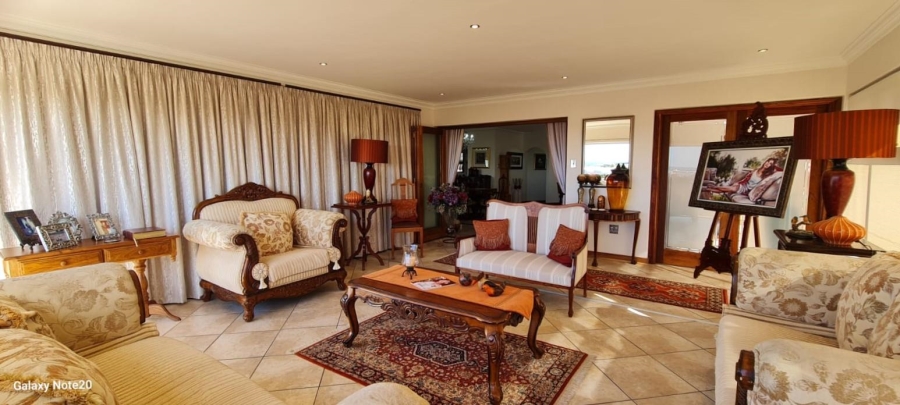 5 Bedroom Property for Sale in Noorsekloof Eastern Cape